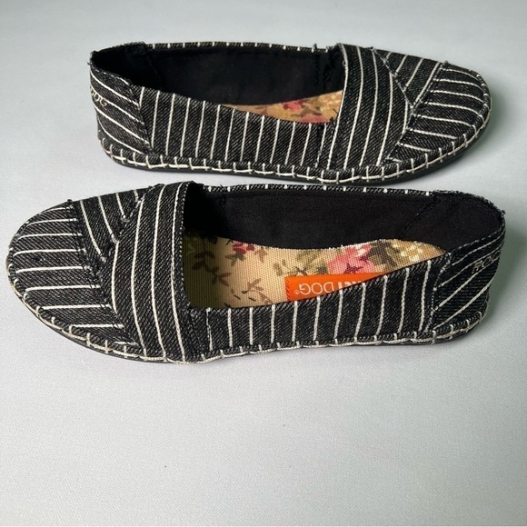 Rocket Dog Black & White Fringe Stripe Afina Aloe Canvas Slip-On Sneakers 6M - Picture 4 of 9